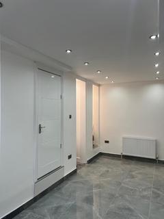 1 bedroom apartment for sale, Rosebery Gardens, London