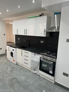 1 bedroom apartment for sale, Rosebery Gardens, London