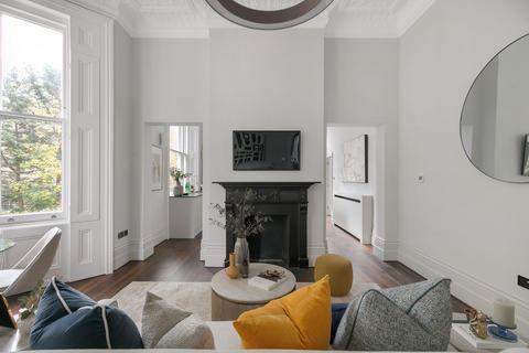 2 bedroom flat for sale, Southwell Gardens, South Kensington SW7