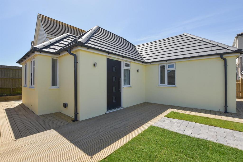 Bexhill Road, St. LeonardsonSea TN38 1 bed detached bungalow to rent