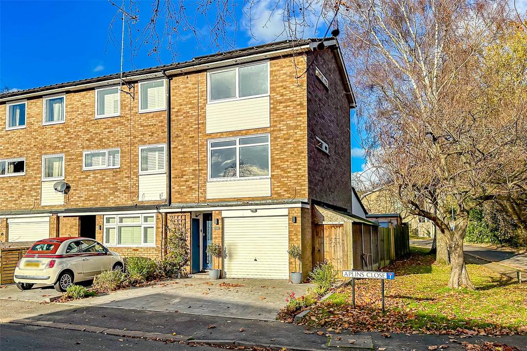 Aplins Close, Harpenden, Hertfordshire, AL5 3 bed end of terrace house