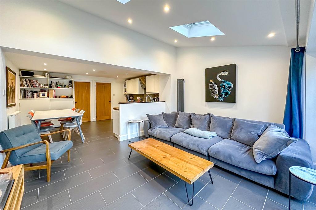 Aplins Close, Harpenden, Hertfordshire, AL5 3 bed end of terrace house