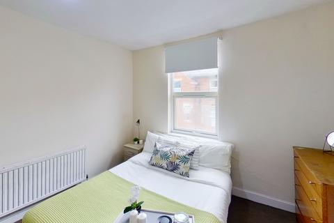 2 bedroom flat to rent, Flat 3, 16 Wellington Square, Lenton, Nottingham, NG7 1NG