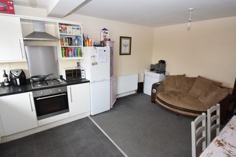 3 bedroom apartment for sale - Wellington Court, Bradford BD6