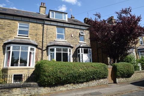 6 bedroom semi-detached house for sale - Farfield Road, Bradford BD18