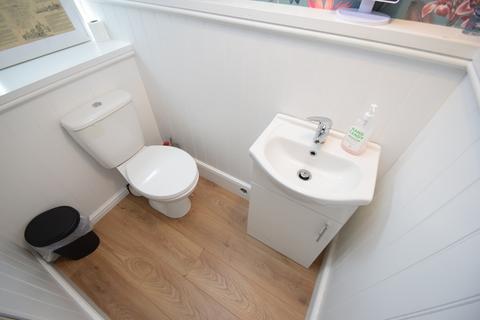 2 bedroom end of terrace house for sale - Victoria Road, Bradford BD18