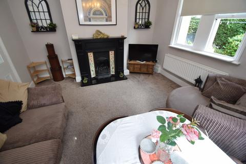 2 bedroom end of terrace house for sale - Victoria Road, Bradford BD18