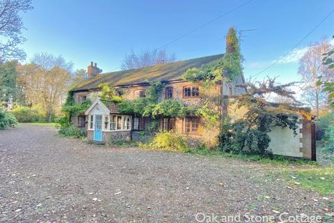 6 bedroom detached house for sale - Quidenham