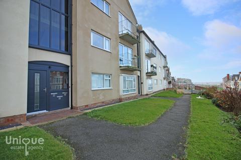 3 bedroom apartment for sale, Warbreck Court,  Blackpool, FY2