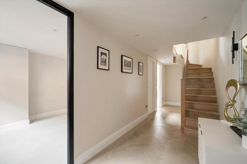 3 bedroom terraced house for sale, Drayson Mews, London, W8