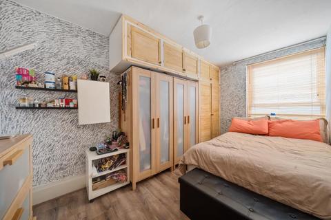 3 bedroom maisonette for sale, Cranbrook,  Camden,  NW1