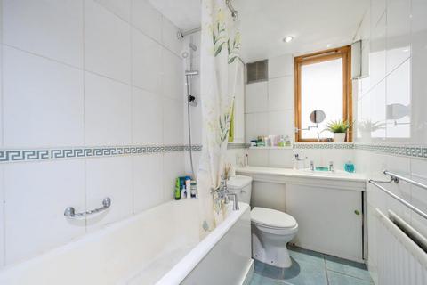 3 bedroom maisonette for sale, Cranbrook,  Camden,  NW1