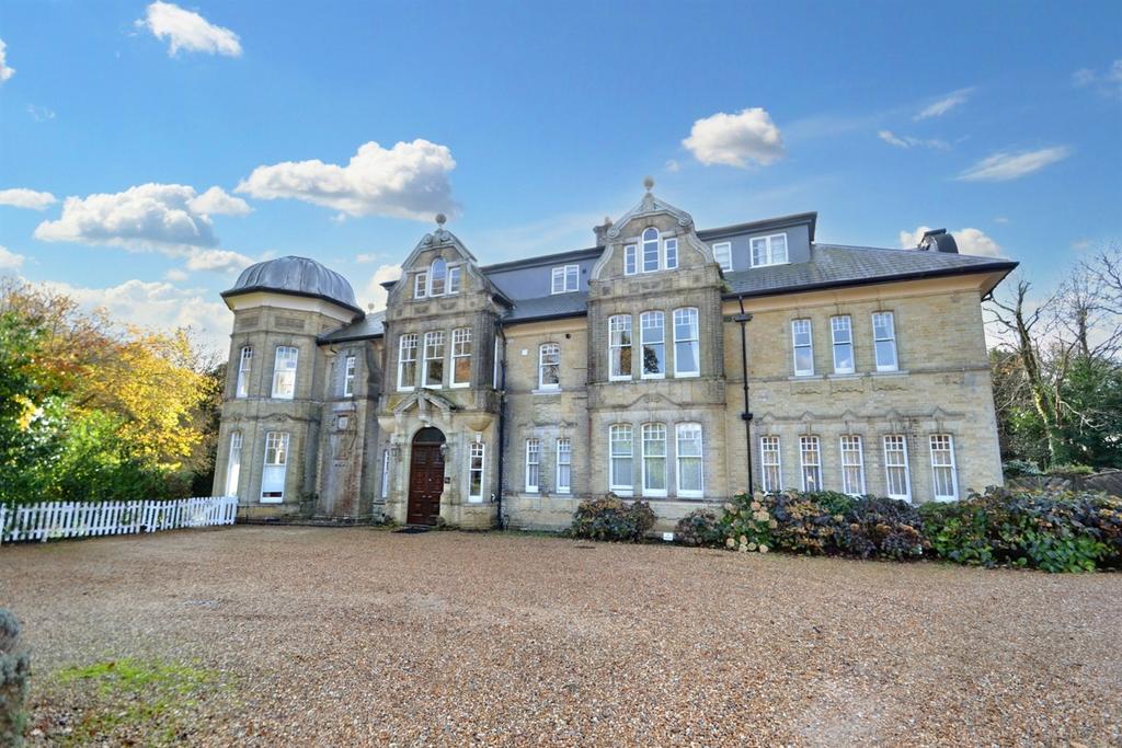 Fordingbridge 2 bed flat for sale £285,000