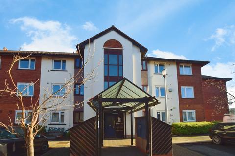 2 bedroom flat for sale, Reeves Court, Canterbury Gardens, Salford, M5