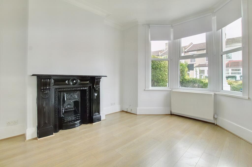 Bickley Street, London, SW17 1 bed terraced house £1,600 pcm (£369 pw)