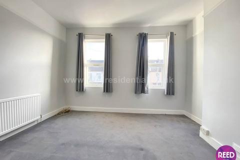 Studio to rent, Wellington Ave