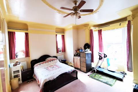 3 bedroom ground floor maisonette for sale - Windsor Road , Oldham OL8