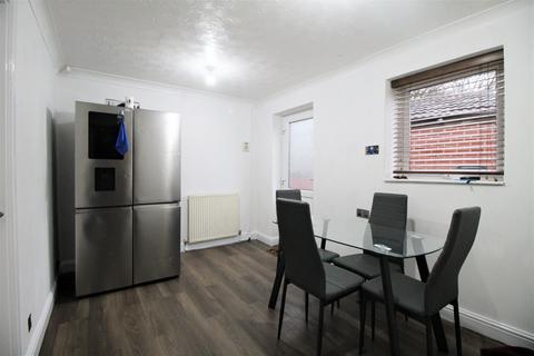 193 Block Lane, Chadderton, Oldham, OL9 7SD
