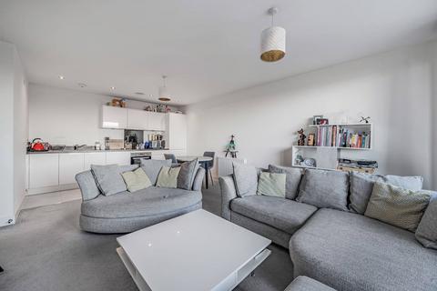 2 bedroom flat for sale - Furrow House, Chingford, London, E4