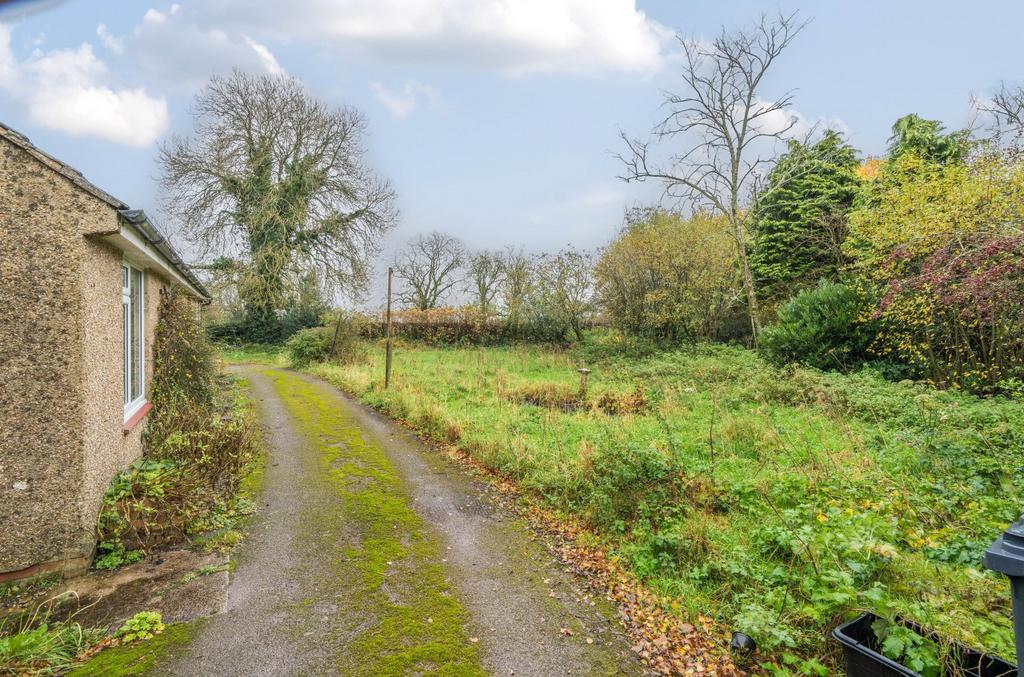 Kilmington Common, Kilmington... 3 bed detached bungalow £399,950