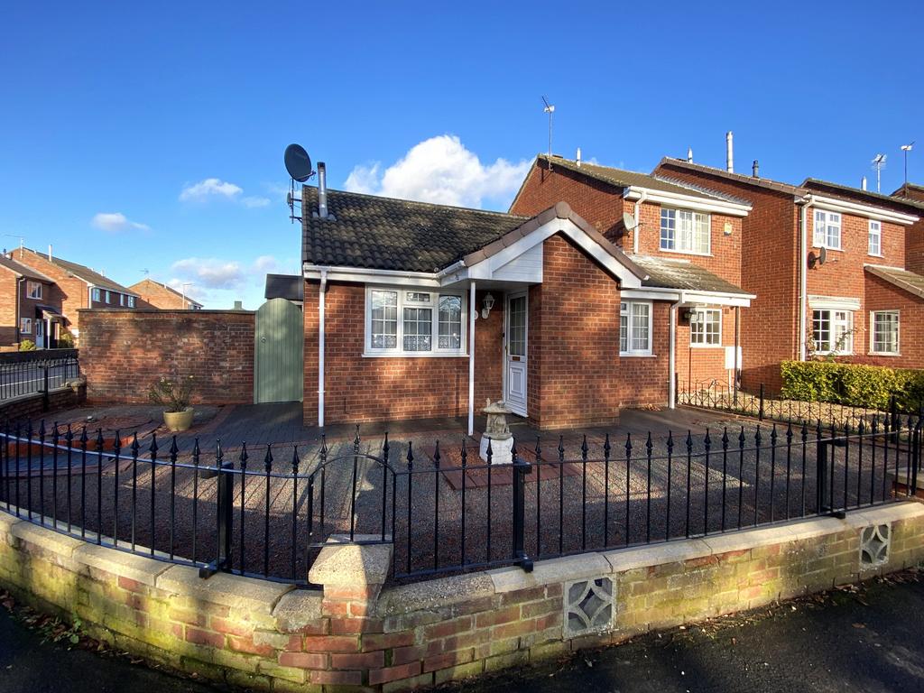 Harrowby Lane, Grantham, NG31 2 bed semidetached bungalow for sale £
