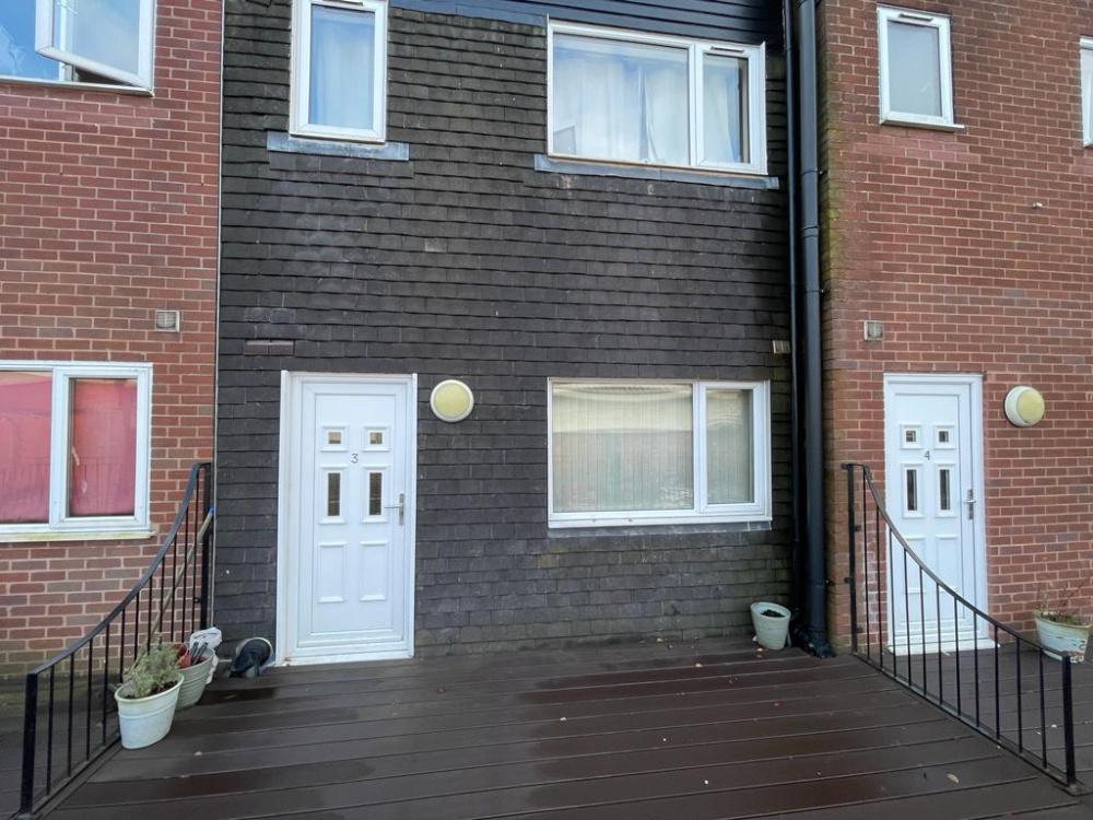 High Street Droitwich WR9 8EP 1 bed flat £595 pcm (£137 pw)