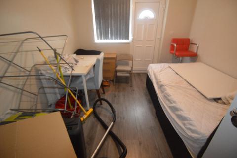6 bedroom house to rent, Newport View, Leeds LS6