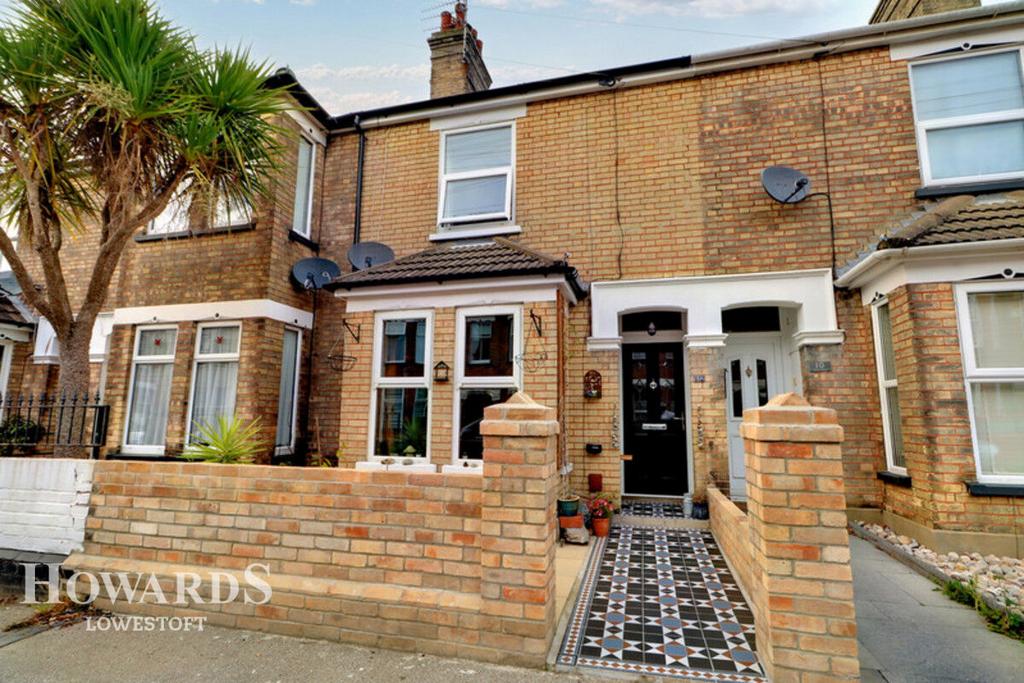 Dene Road, Lowestoft 3 bed terraced house for sale £220,000