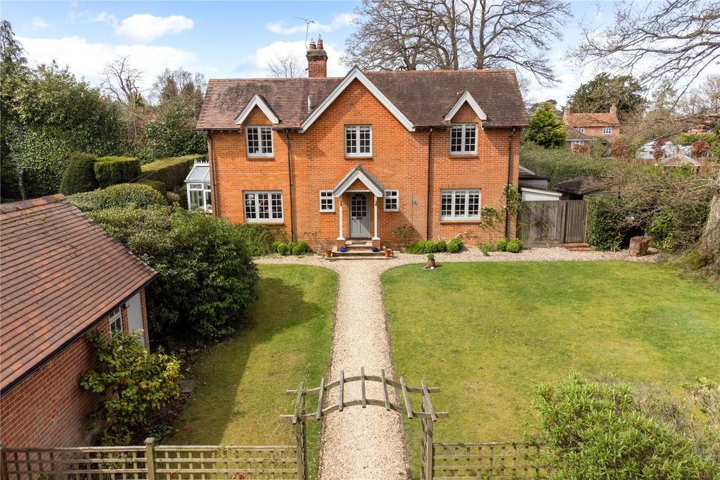 Broadlayings, Woolton Hill, Newbury... 4 bed detached house for sale