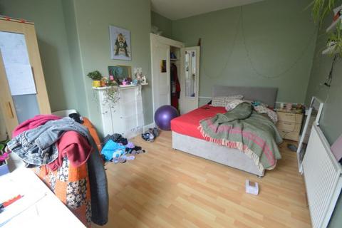 6 bedroom house to rent - Cliff Mount, Leeds LS6