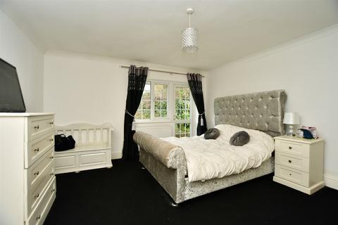 7 bedroom bungalow for sale, London Road, West Kingsdown, Kent