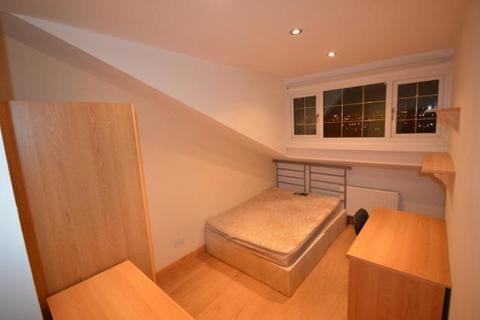 4 bedroom detached house to rent - Howden Place, Leeds LS6