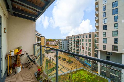 2 bedroom apartment for sale - Nankeville Court, Guildford Road, Woking, GU22