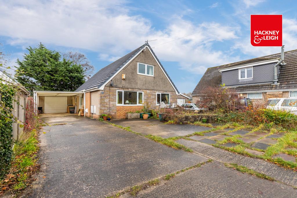 12 Crag Bank Road, Carnforth, Lancashire, LA5 9EG 3 bed detached