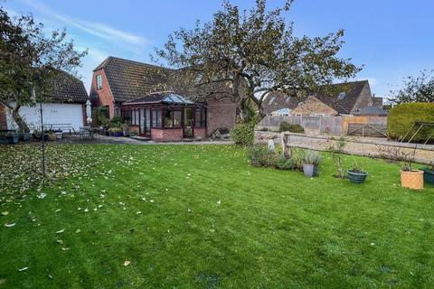 4 bedroom detached house for sale, Youngs Court, Westbury
