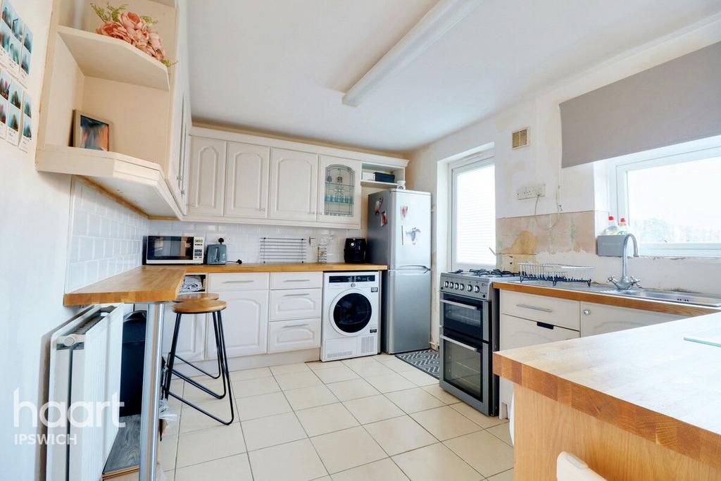 Sheldrake Drive, Ipswich 3 bed end of terrace house for sale £210,000