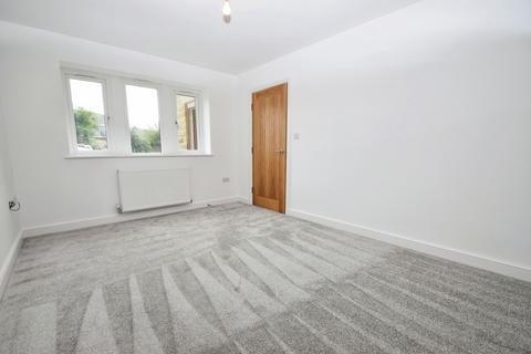 6 Brambleside, Denholme, Bradford, BD13 4DG