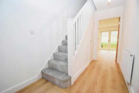 6 Brambleside, Denholme, Bradford, BD13 4DG