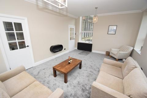 1 bedroom ground floor flat for sale, Lady Park Avenue, Bradford BD16