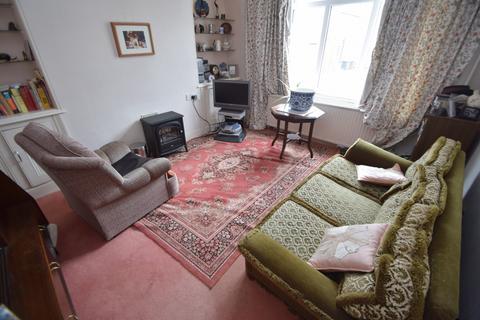 1 Denby Mount, Oakworth, Keighley, BD22 7QA