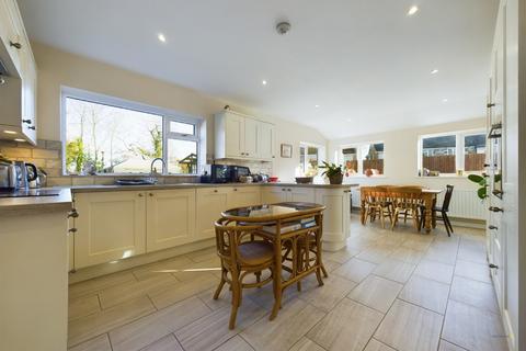 Holmlea Town Head, Alton, Stoke-on-trent, ST10 4AW