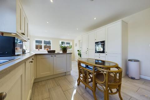 Holmlea Town Head, Alton, Stoke-on-trent, ST10 4AW