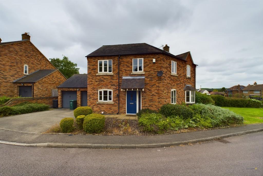Adams Close, Hartshorne 4 bed detached house for sale £375,000