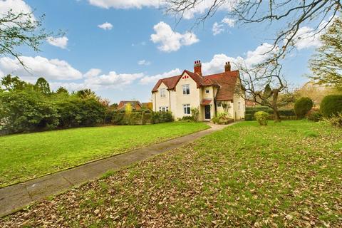 4 bedroom detached house for sale, The Green, Milford