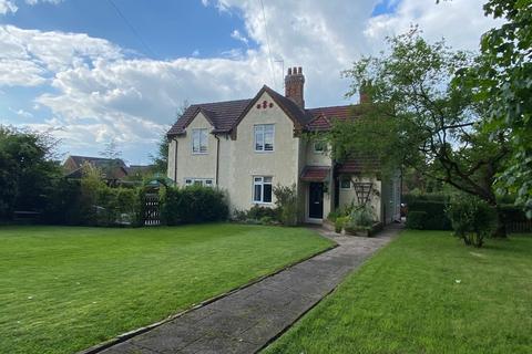 4 bedroom detached house for sale, The Green, Milford