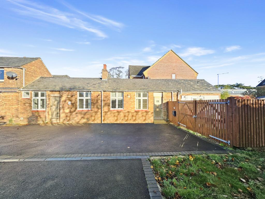 Manor Road, Brackley 2 bed semidetached bungalow for sale £279,950