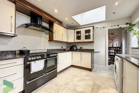 2 Taunton Road, Blackburn, BB2 6NN
