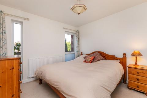 Flat 2, Elm Court Elm Road, Winchester, SO22 5BA