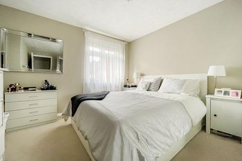27 Ardingly Crescent, Hedge End, Southampton, SO30 2TE