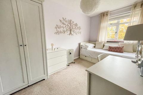 27 Ardingly Crescent, Hedge End, Southampton, SO30 2TE